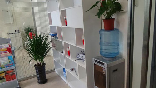 展示柜.jpg 展示柜.jpg