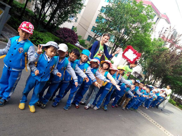 紅果牛津藝術(shù)幼教中心外教組織學(xué)生活動 紅果牛津藝術(shù)幼教中心外教組織學(xué)生活動