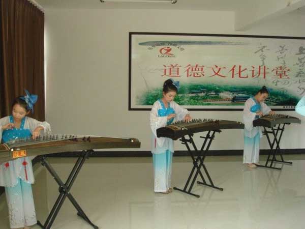 萊州市聚慧職業(yè)培訓(xùn)學(xué)校學(xué)生才藝展示
