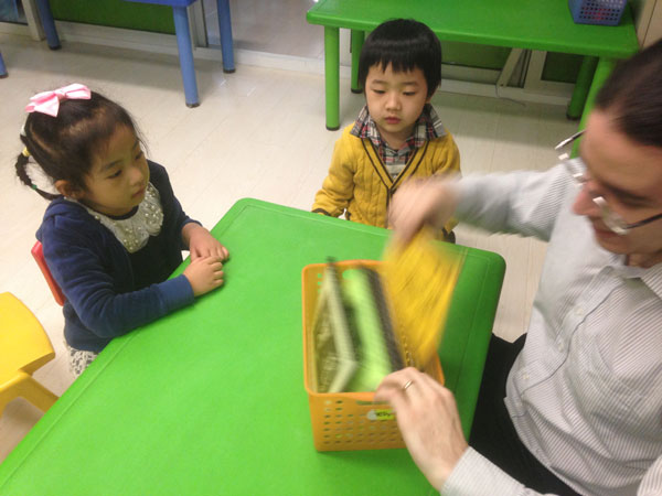 甜豆豆育幼院外教上課