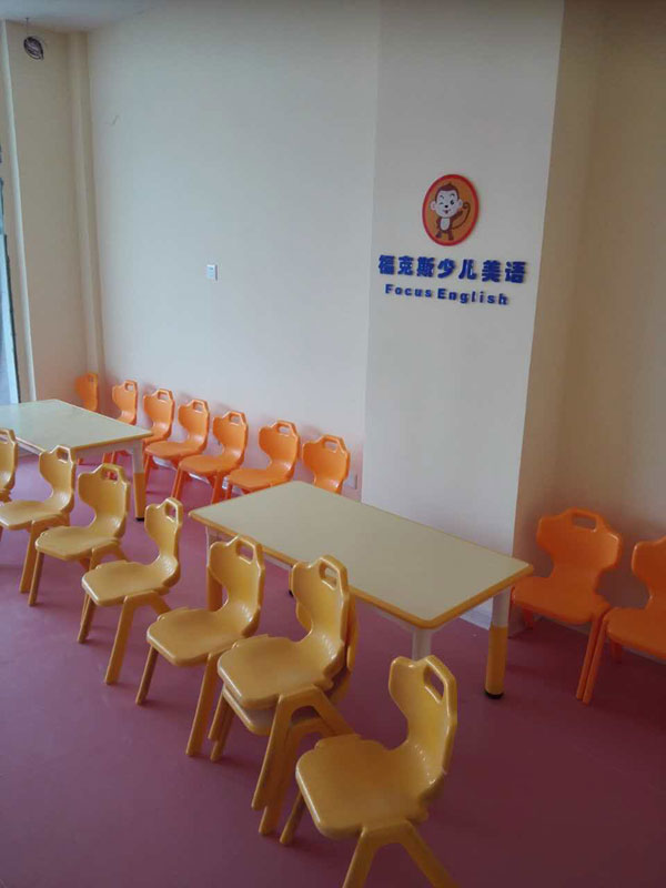 河南鄭州?？怂股賰好勒Z外教招聘信息圖-教室
