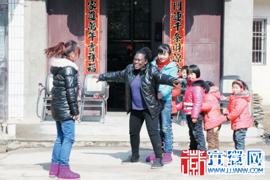 嫁到中國(guó)老外在中國(guó)過(guò)春節(jié)