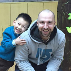 英國未知外教的照片