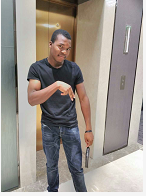 津巴布韋本科外教的照片