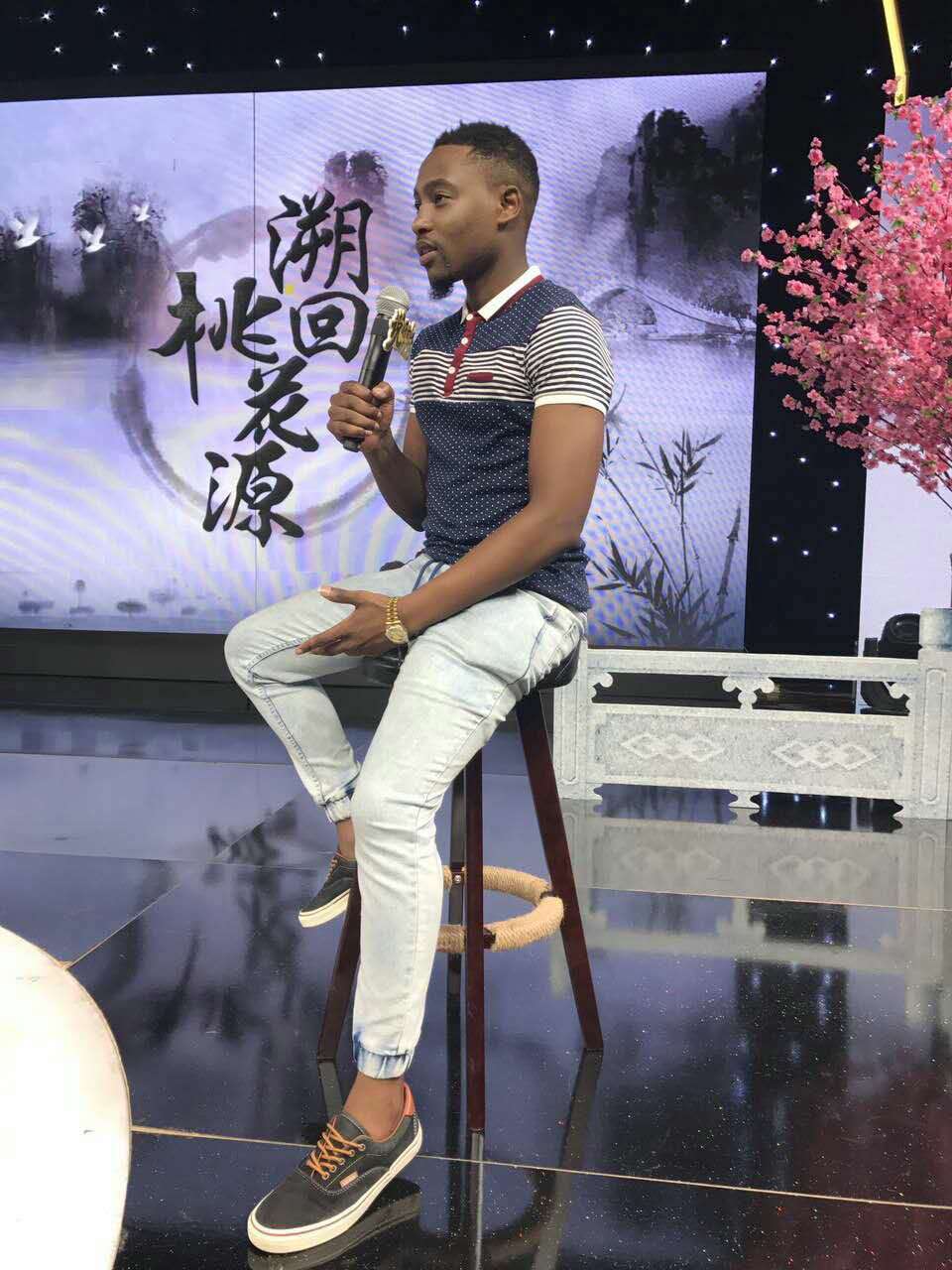 津巴布韋本科外教的照片