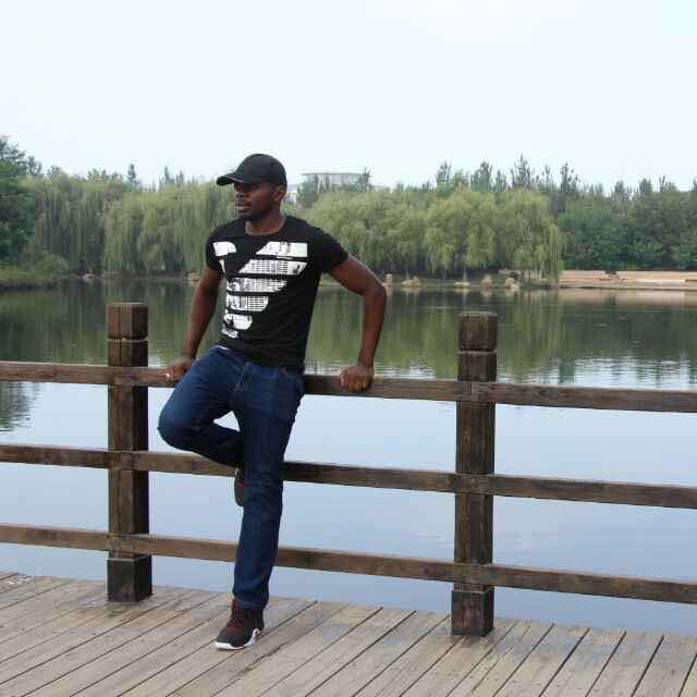 喀麥隆本科外教的照片