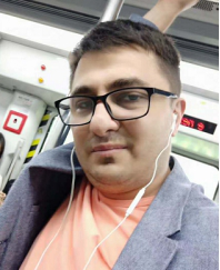 亞美尼亞博士外教的照片