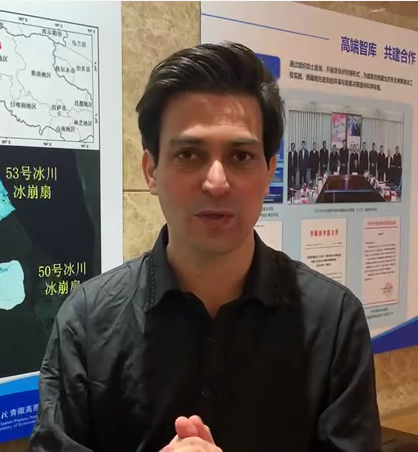 巴基斯坦碩士外教的照片