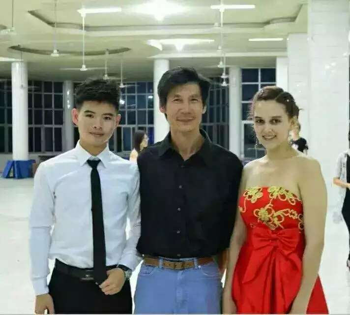 美國男外教