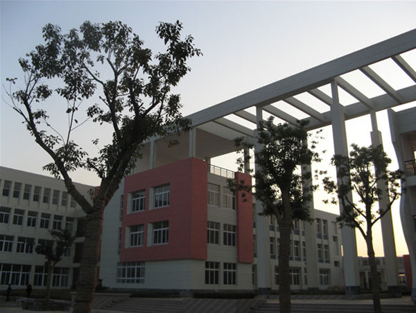 浙江師范大學(xué)附屬衢州白云學(xué)校校園風(fēng)景