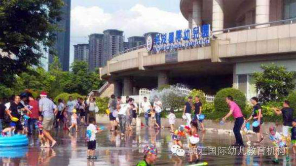 義烏市梅湖國(guó)際幼兒園外教上課